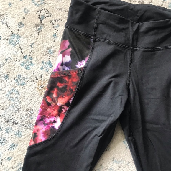 Lululemon Run: Spring Has Sprung Legging - Picture 4 of 9